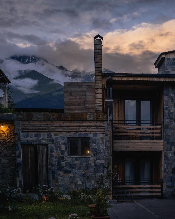 Hotel Old House Mestia Exterior photo