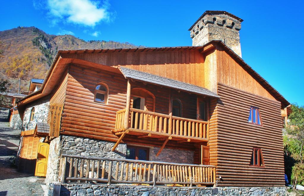 Hotel Old House Mestia Exterior photo