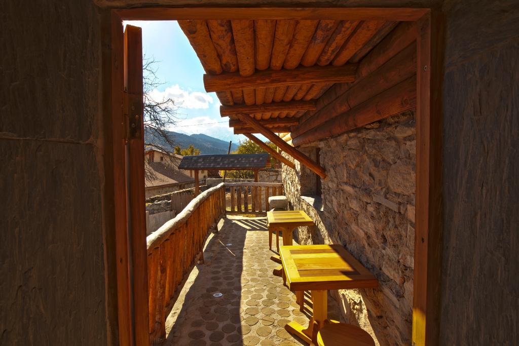 Hotel Old House Mestia Exterior photo
